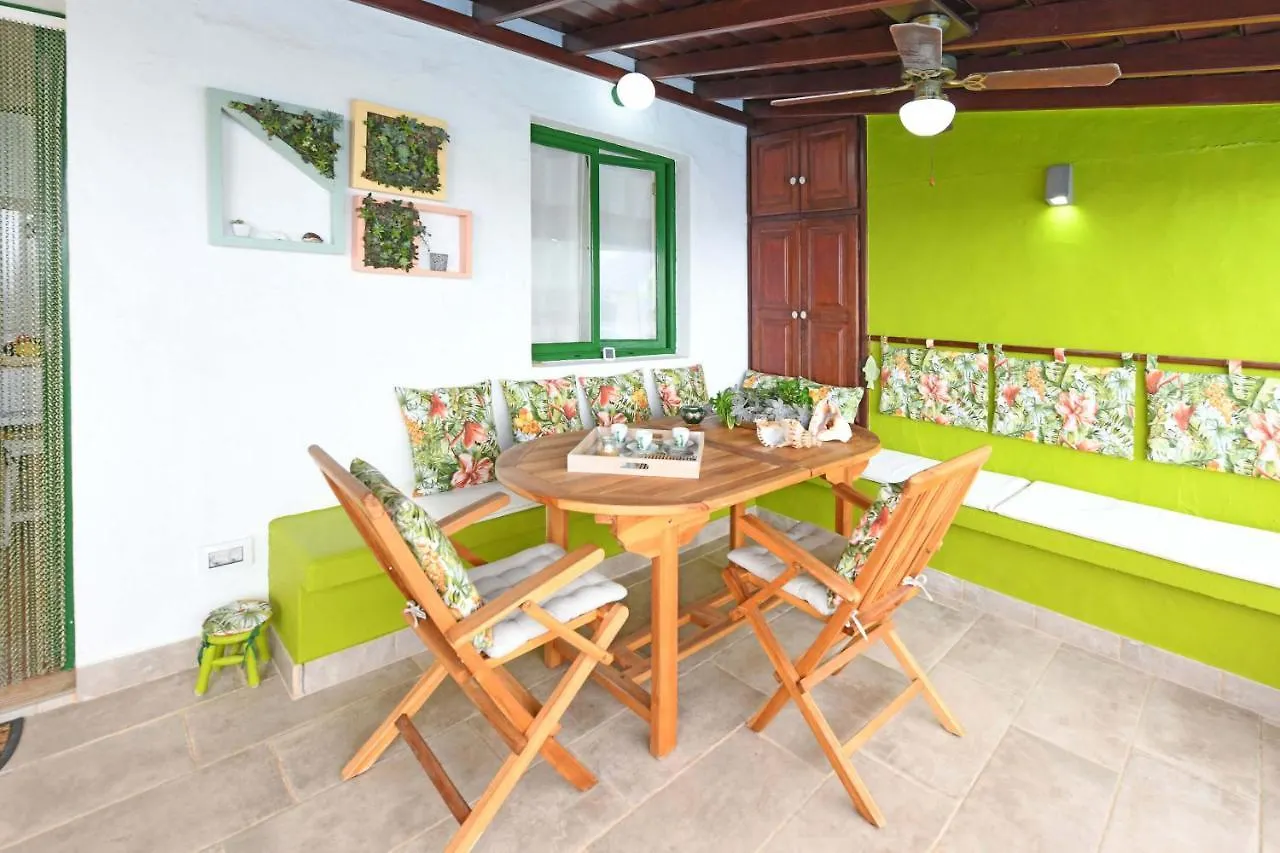 Casa La Caleta contacts